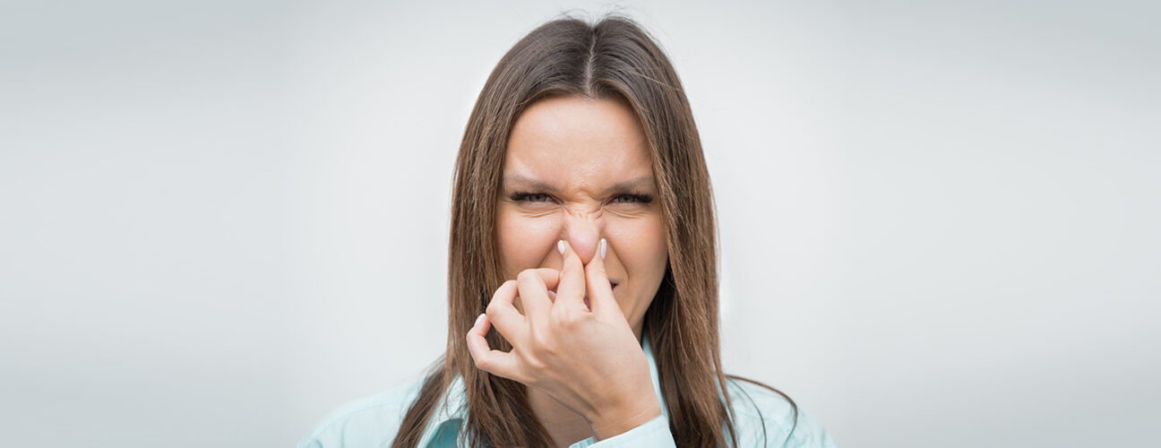 Can we get rid of bad breath by using a tongue cleaner?